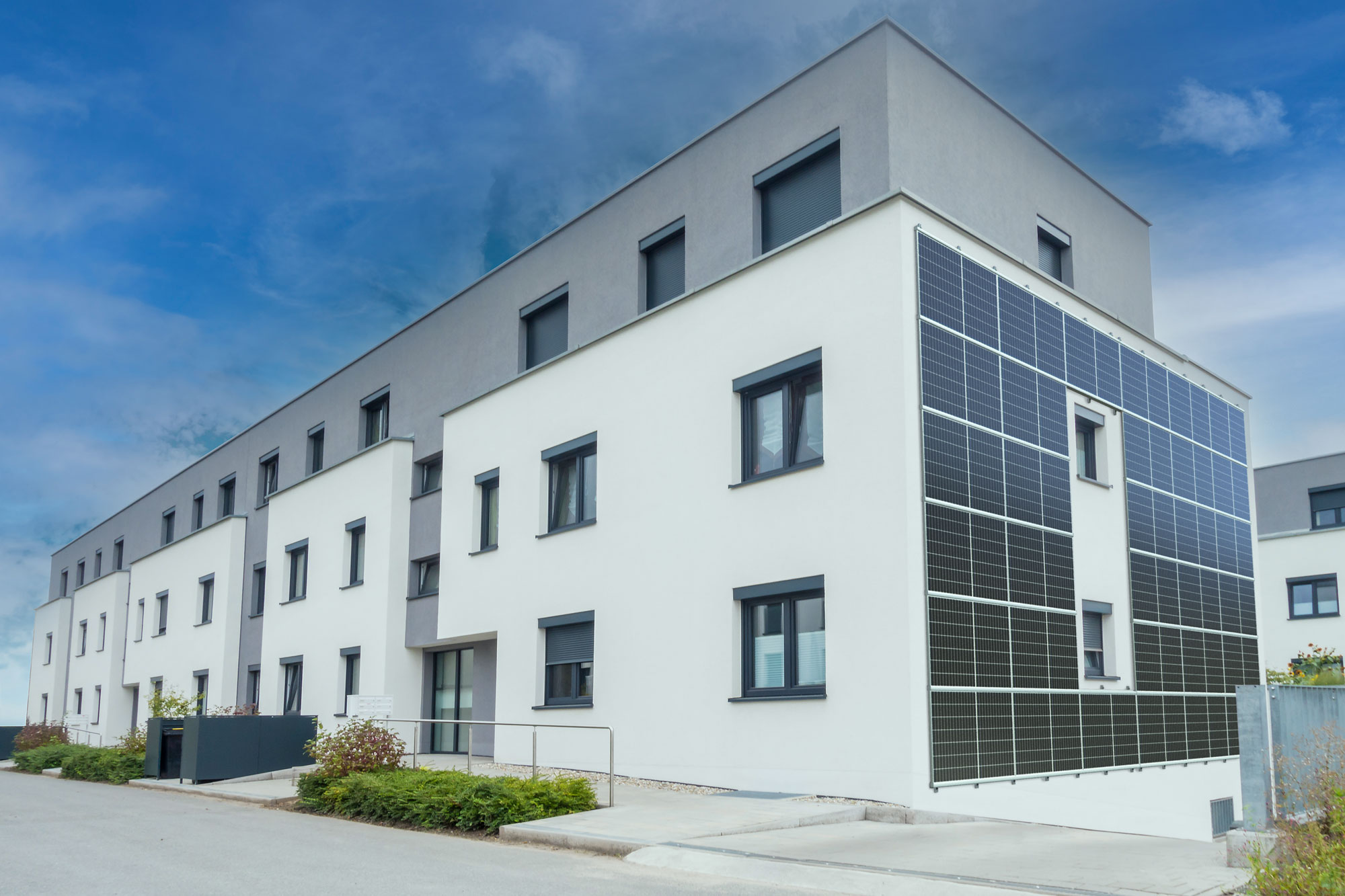 K2 WallPV PerfoRail M Installation auf WDVS-Fassade